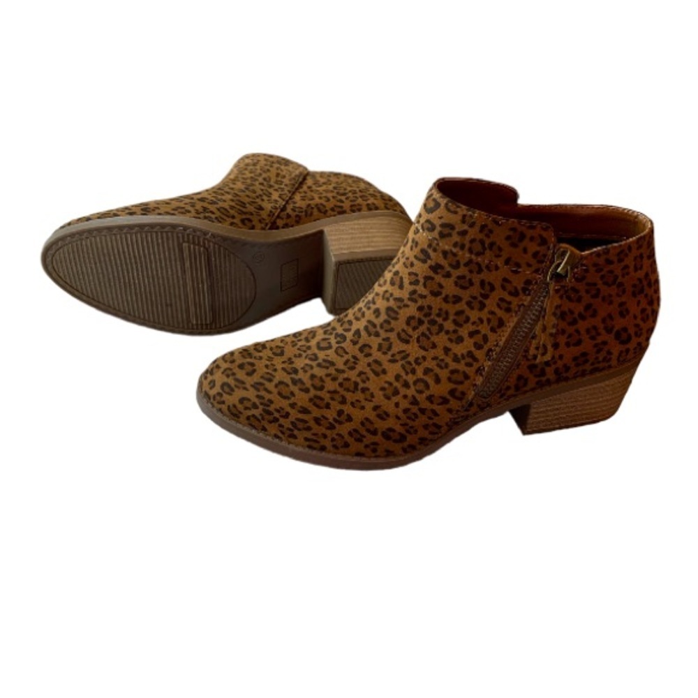 Boho BOOTIES BOOTS NWOT Faux Suede Leopard Side Zip 1 7/8”bHeel Booties Cowboy
